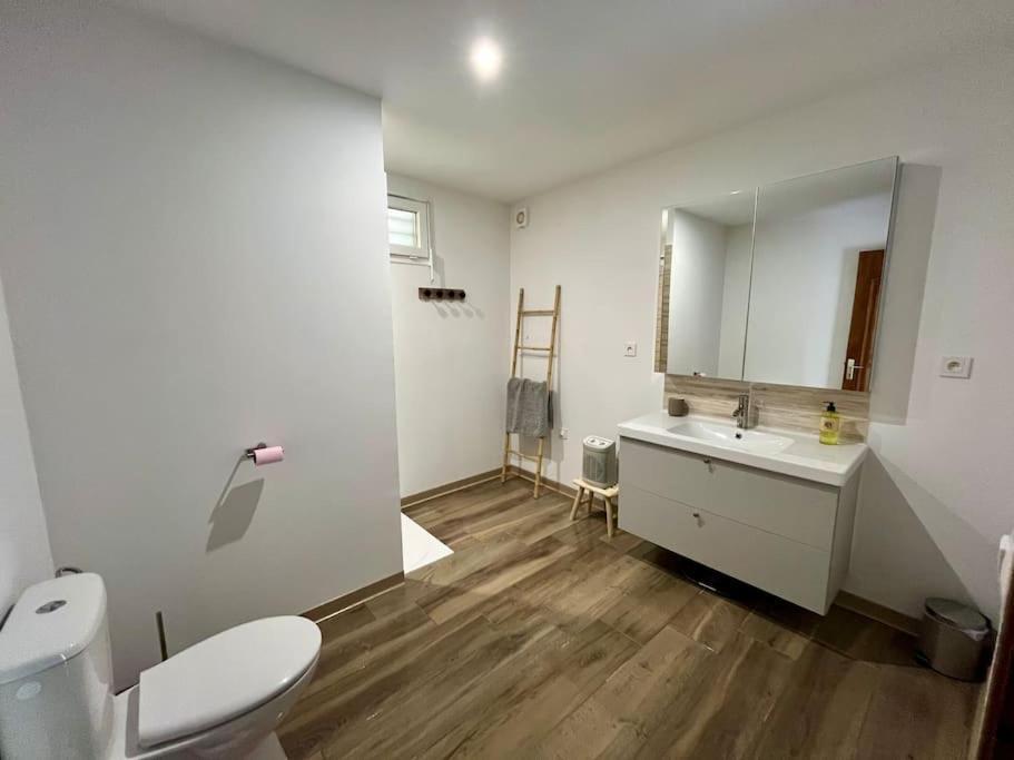 La Petite Ourse Maison De Village A Oust Bagian luar foto