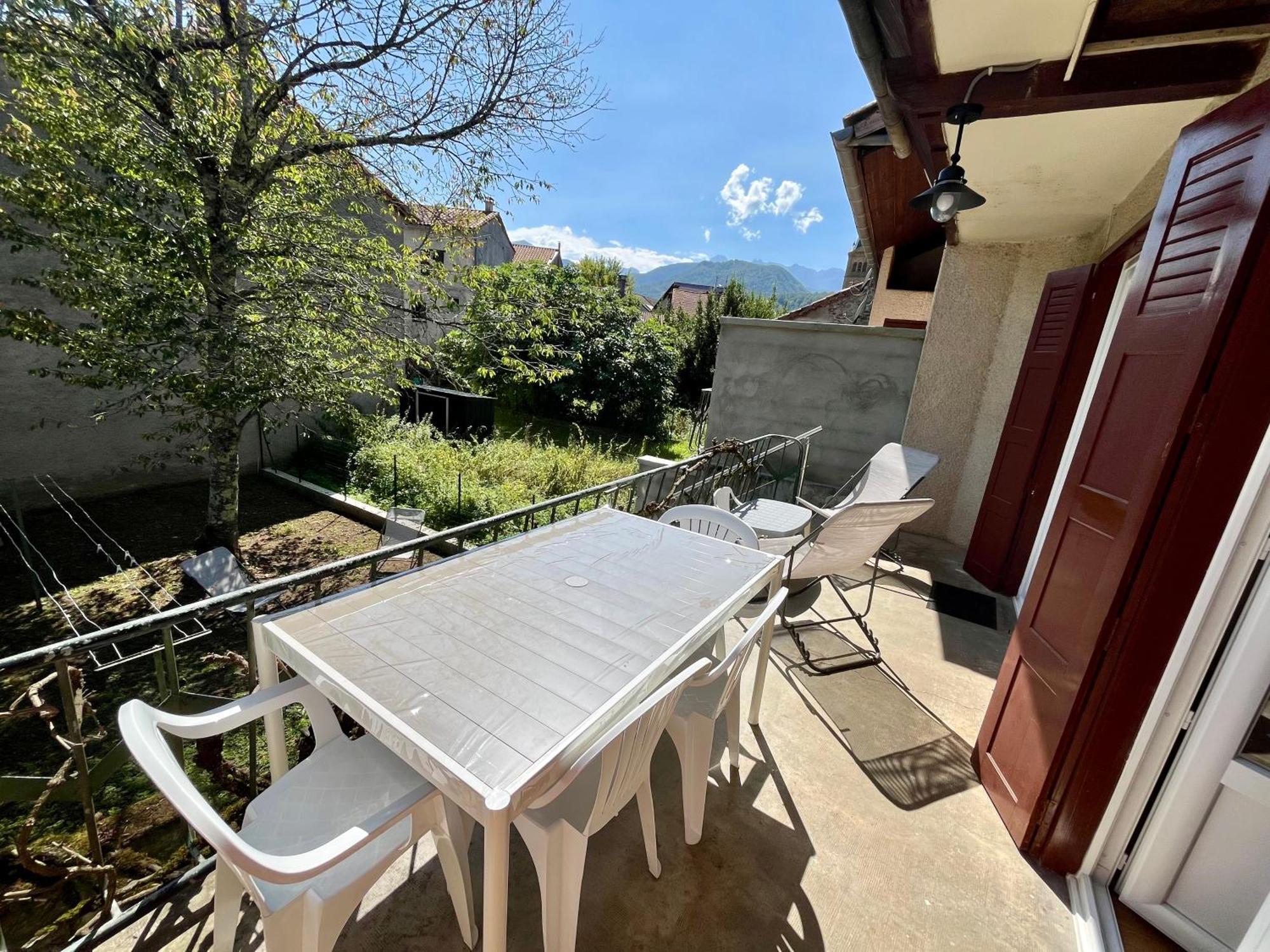La Petite Ourse Maison De Village A Oust Bagian luar foto